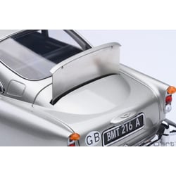 Autoart 1/18  Aston Martin DB5 James Bond Sean Connery Goldfinger 1964 with weapons