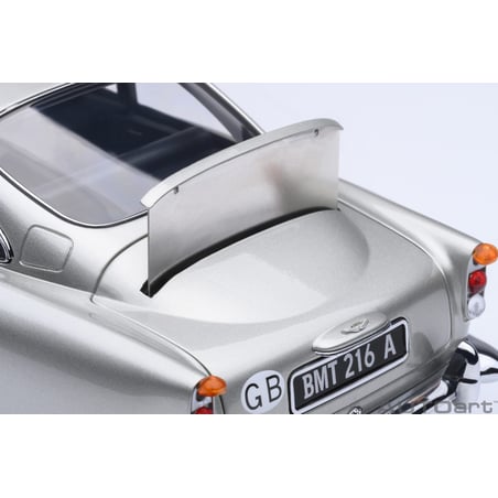 Autoart 1/18  Aston Martin DB5 James Bond Sean Connery Goldfinger 1964 with weapons