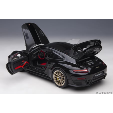 Autoart 1/18 Porsche 911 (991.2) GT2 RS Weissach Package 2017