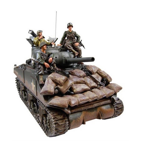 Forces of Valor 1/16 U.S. Sherman M4A3N D-Day Commemorative (with Crew and Accessories)