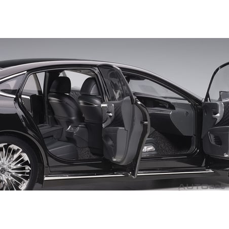 Autoart 1/18 Lexus LS 500h