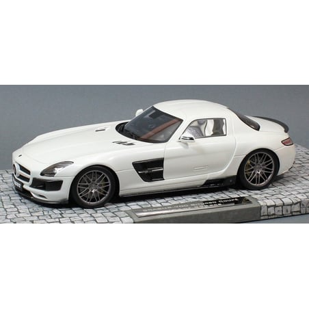 Minichamps 1/18 Brabus Mercedes Benz 700 Biturbo Coupe 2013