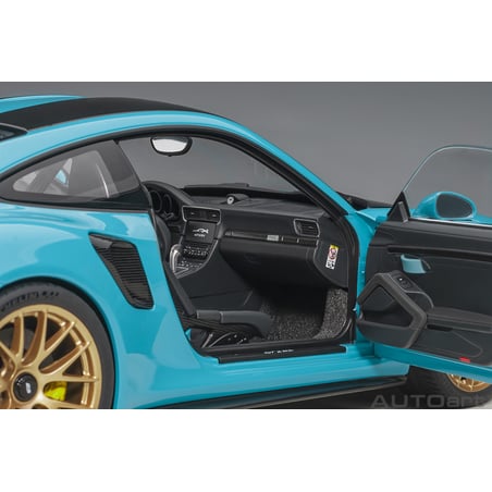 Autoart 1/18 Porsche 911 (991.2) GT2 RS Weissach Package