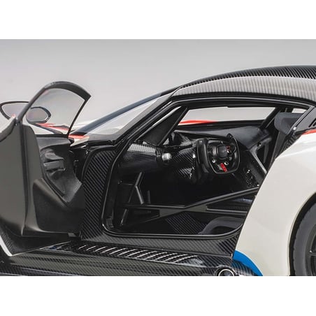 AUTOart 1/18 Aston Martin Vulcan Coupe 2015