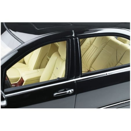 1:18 Mercedes-Benz S-Class (W220) S65 AMG 2004