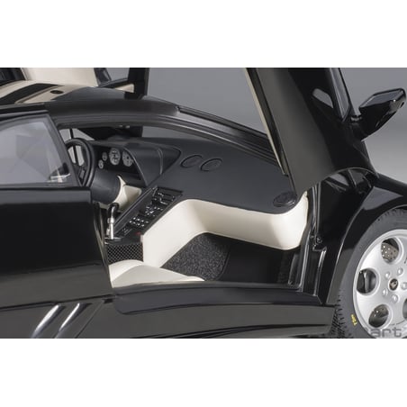 Autoart 1/18 Lamborghini Diablo SE 30th Anniversary Edition 1993