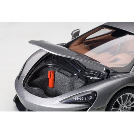 AutoArt  1/18 McLaren 570S