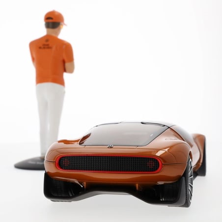 NZG Mercedes Benz Dealer Edition 1/18 Mercedes Vision One Eleven 2023 with figurine of Chief Designer Gorden Wagener