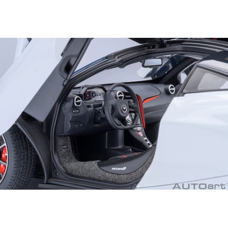Autoart 1/18 McLaren 720S 2017