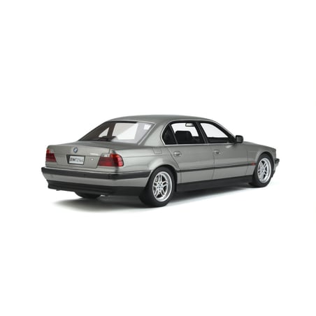 Otto Mobile 1/18 BMW E38 750 IL 1995 James Bond 007