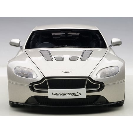 Autoart 1/18 Aston Martin V12 Vantage S 2015