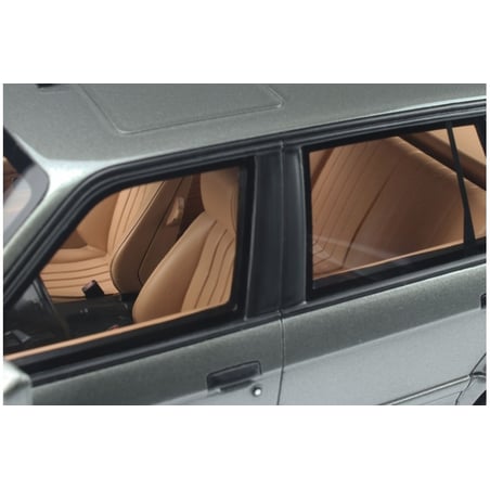 1/18 BMW E30 Touring 325i 1991