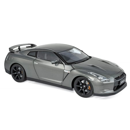 1: 18 Nissan GTR R-35 2008
