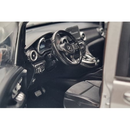 Norev 1/18 Mercedes Benz V Klasse AMG Line 2018