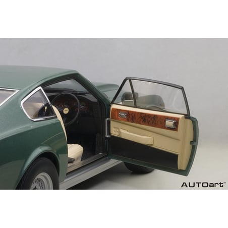 1:18 Aston Martin V8 Vantage 1985