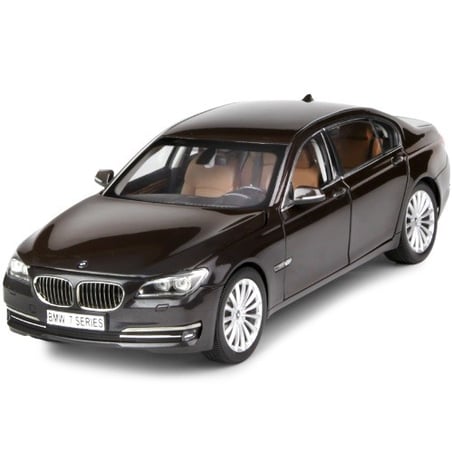 Kyosho 1/18 BMW 750 Li (F02)