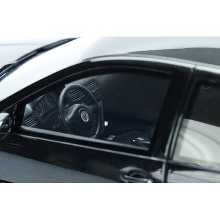 Otto Mobile 1/18 Volkswagen Golf IV R32 2003