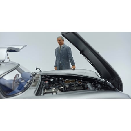 CMC 1/18 Mercedes-Benz 300 SLR Uhlenhaut Coupé, 1955, with  Rudolf Uhlenhaut figurine Limited Edition 500pcs