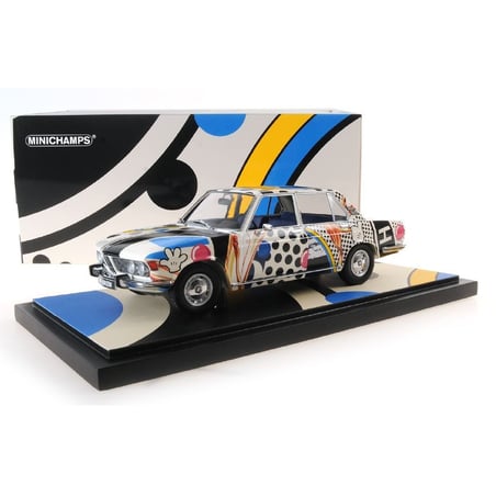Minichamps 1/18 BMW 2500 (E3) 1969 Pink Panther New Horizon