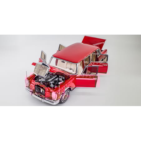 1/18 Mercedes-Benz 600 Pullman “Red Baron”, 1972