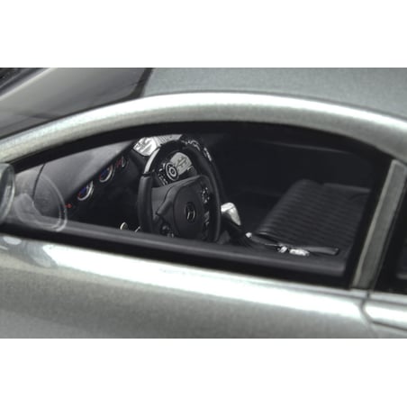GT Spirit 1/18 Mercedes Benz SLR MSO Edition 2010
