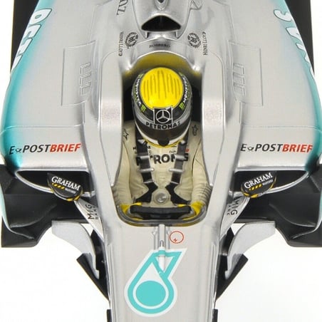 Minichamps 1/18 Mercedes GP F1 Team Petronas  No.8 Showcar 2011 N. Rosberg