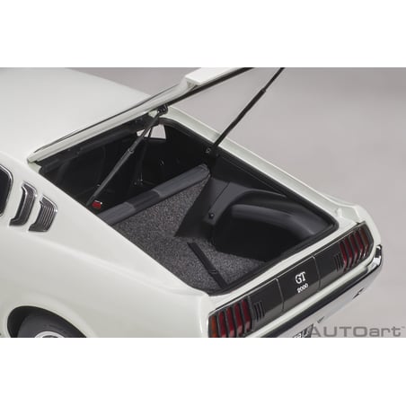 Autoart 1/18 Toyota Celica Liftback 2000GT (RA25) 1973