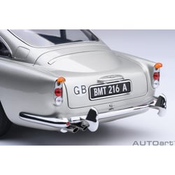 Autoart 1/18  Aston Martin DB5 James Bond Sean Connery Goldfinger 1964 with weapons
