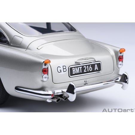 Autoart 1/18  Aston Martin DB5 James Bond Sean Connery Goldfinger 1964 with weapons