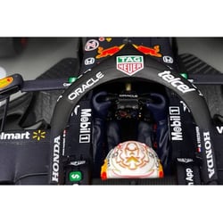 Spark 1/18 Red Bull Racing F1 RB16B Honda No.33 Winner Abu Dhabi GP, Max Verstapen 2021 World Champion