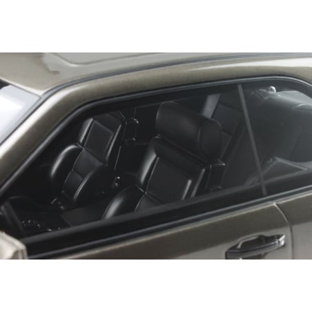 1:18 MERCEDES BENZ E-CLASS 300CE AMG C124 WIDE BODY 1986