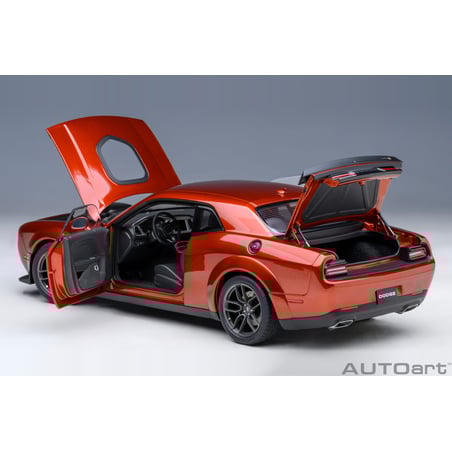 Autoart 1/18 Dodge Challenger R/T Scat Pack Shaker Widebody 2022