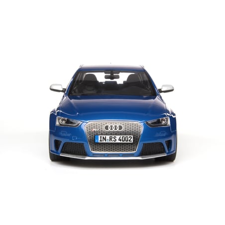 1/18 Audi A4 RS4 Avant 2013