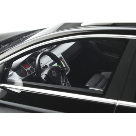 Otto Mobile 1/18 Volkswagen Passat R6 Variant 2008