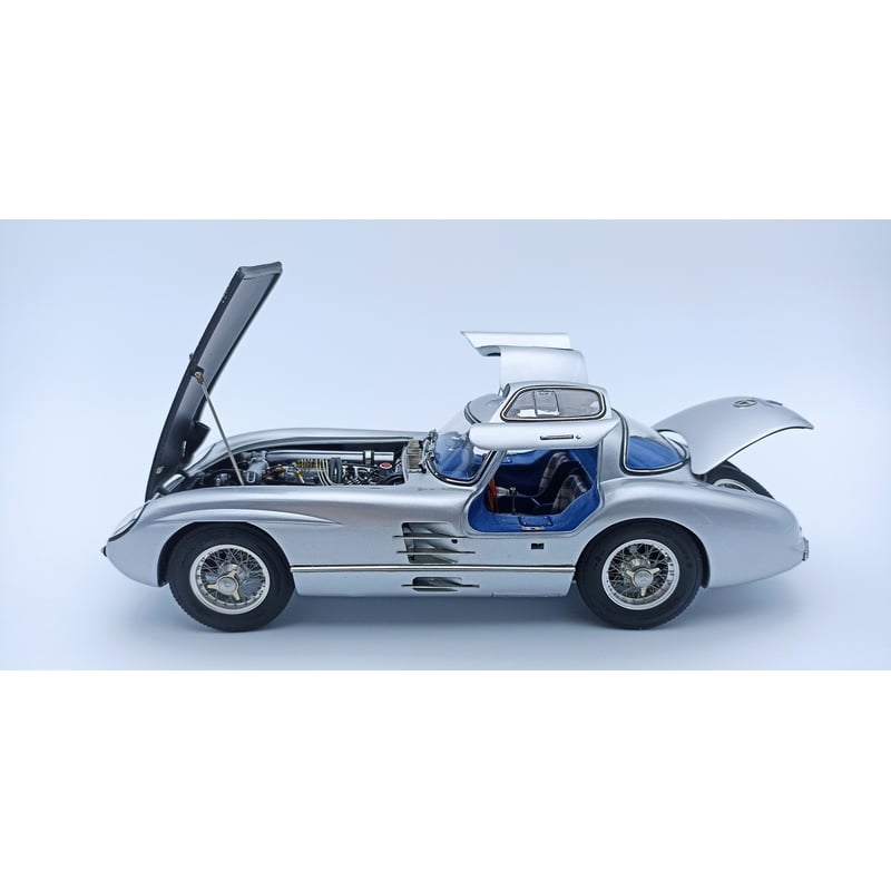 CMC 1/18 Mercedes Benz 300 SLR Uhlenhaut Coupé, 1955, (Blue interior)