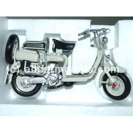 1:12 Lambretta 125D (New Ray)