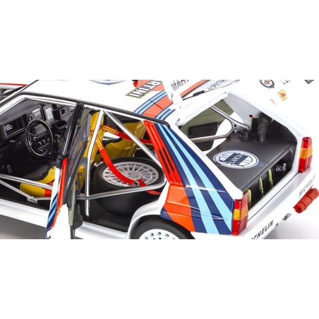 Kyosho 1/18 Lancia Delta HF Integrale 1992 San Remo No.1 Martini Racing Juha Kankkunen /Juha Piironen