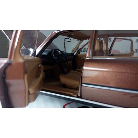 1:18 Mercedes Benz 450 SEL 6.9 (1976-1980)