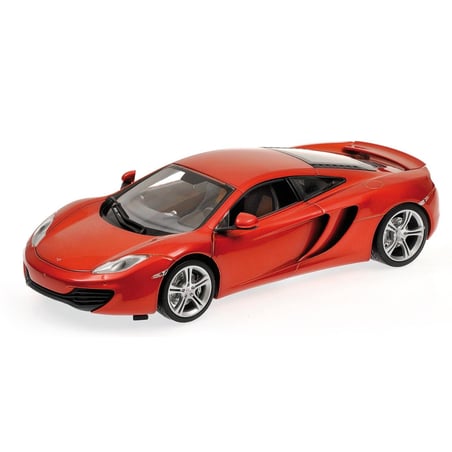 Minichamps 1/18 McLaren MP4-16C 2011