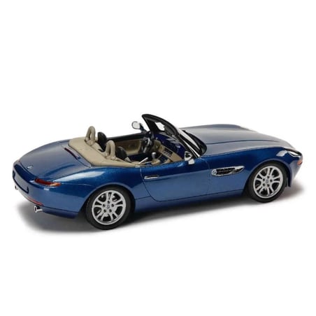 Minichamps BMW Dealer Box 1/18 BMW Z8 Roadster 2000