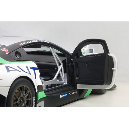Autoart 1/18 Aston Martin V12 Vantage Bathrust 12 Hours Race 2015  No.99A JM.Merlin/J.Venter/F.Yu