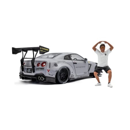 Solido 1/18  Nissan GT-R (R35) LBWK Bodykit Type 2.0 2024 with Wataru Kato-San figure
