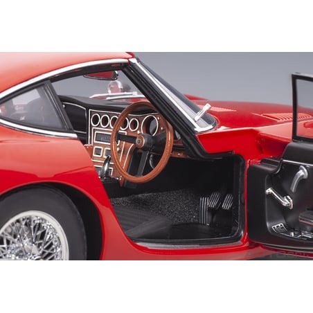 Autoart 1/18 Toyota 2000GT (with metal wire spoke wheels)