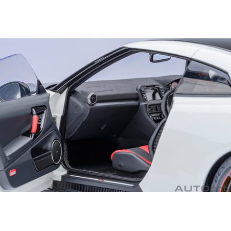 Autoart 1/18 Nissan GT-R (R35) Nismo 2022 Special Edition