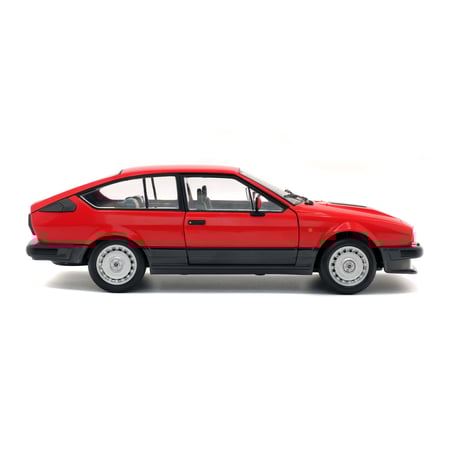1:18 Alfa Romeo GTV 6 1984