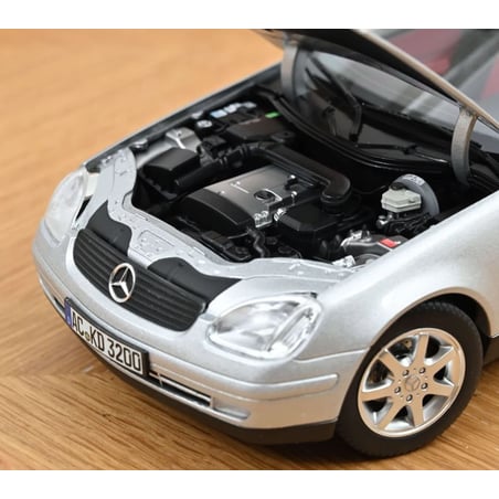 Norev 1/18 Mercedes Benz SLK Coupe Cabrio 1996