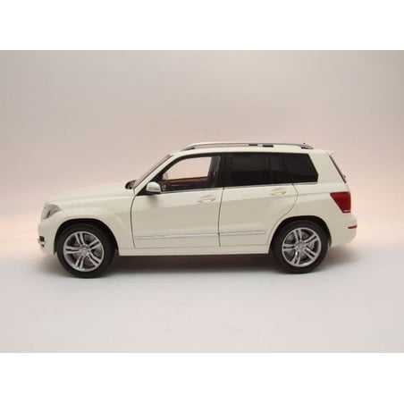 Welly GT Autos 1/18 Mercedes Benz GLK 2013