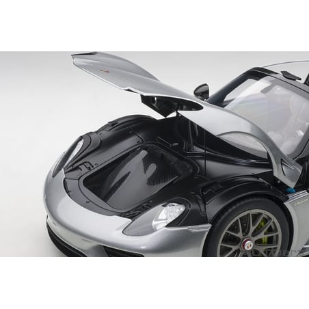 Autoart 1/18 Porsche 918 Spyder Weissach Package 2013