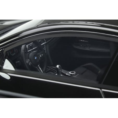 1/18 BMW M4 CS (F82) 2017