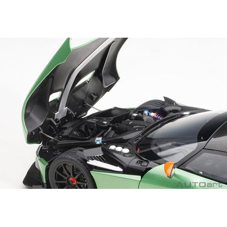AUTOart 1/18 Aston Martin Vulcan Coupe 2015
